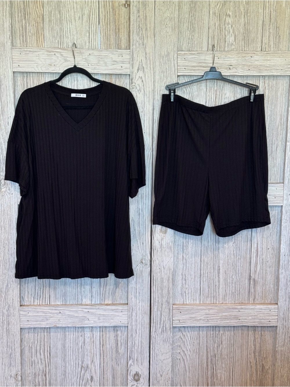 Basic Bae Women’s Black Ribbed V-Neck Top and Shorts Set sz 2XL